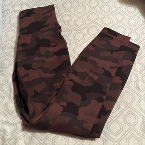 Lululemon Wonder Train Leggings
